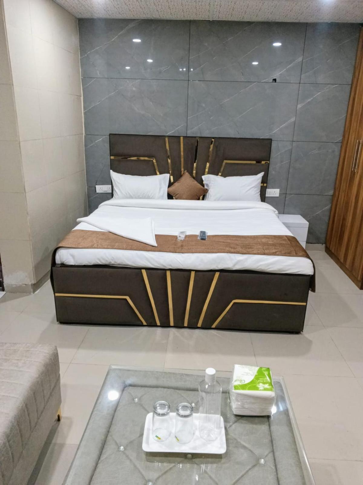 Soooper Hotel Gurgaon Extérieur photo
